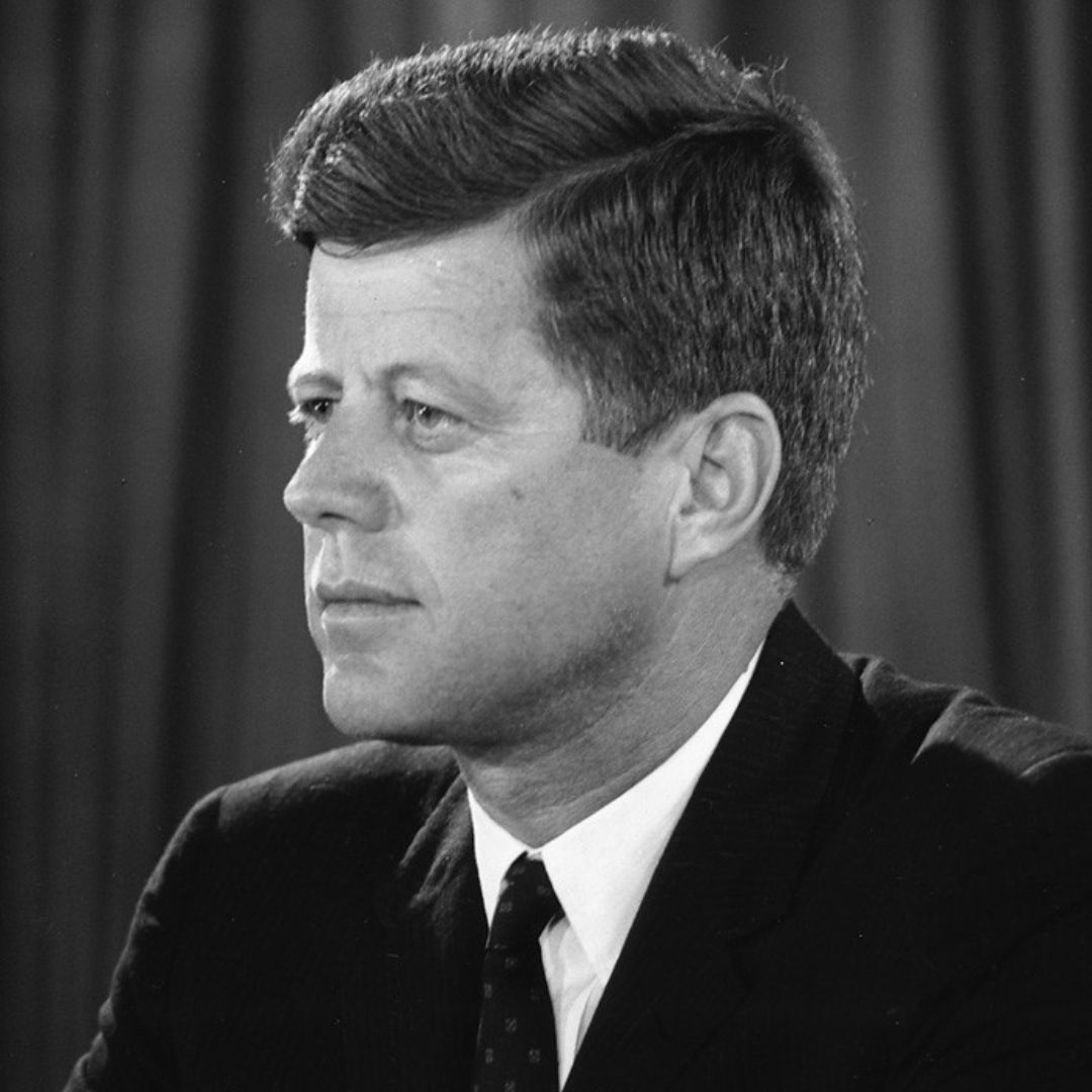 Imagem em preto e branco do ex-presidente dos EUA John F. Kennedy