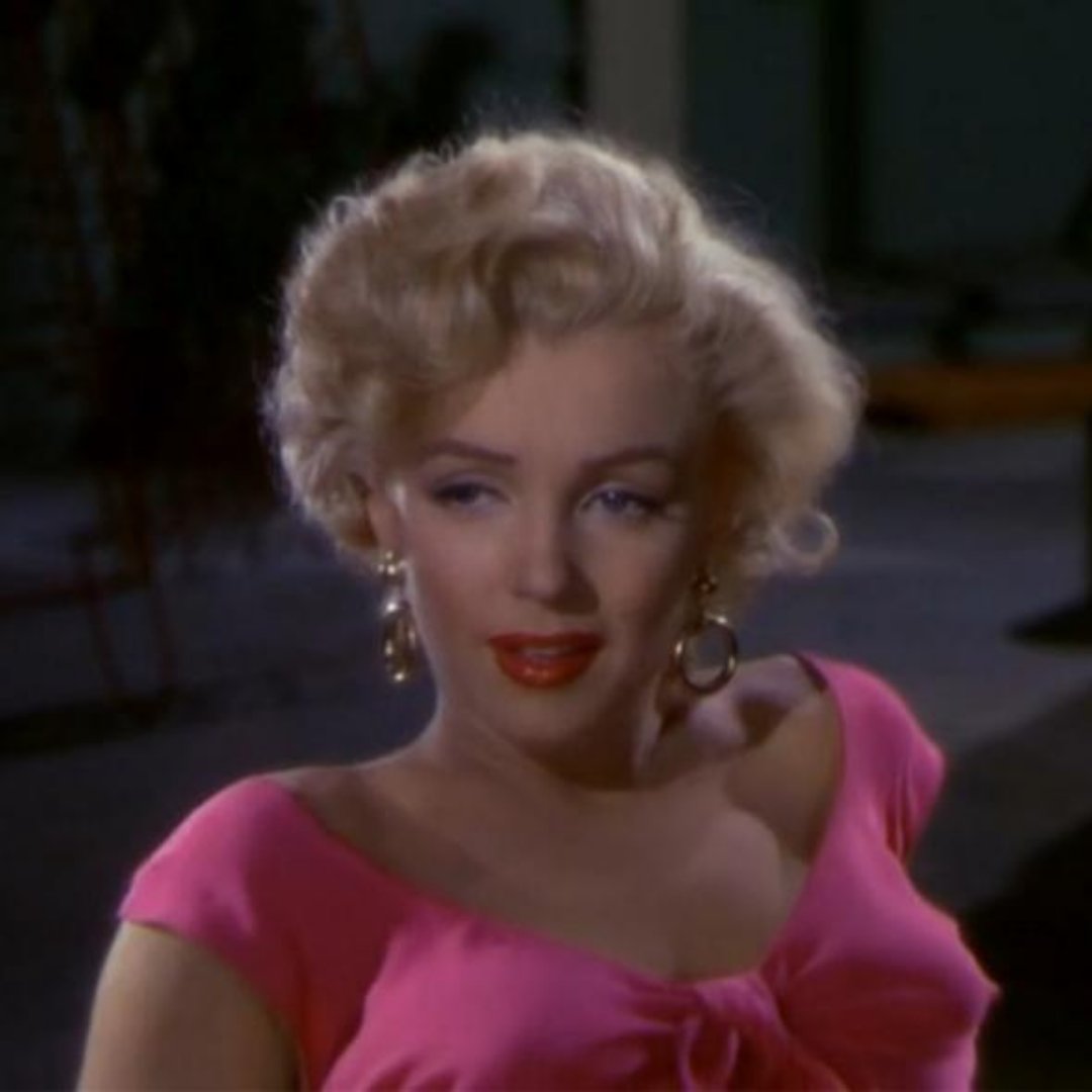 Imagem da atriz Marilyn Monroe durante cena de filme