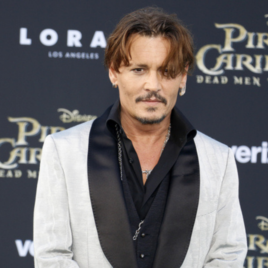 Imagem do ator Johnny Depp em uma premiação