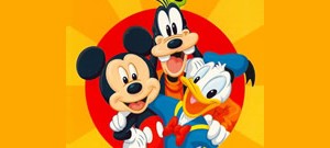 Ilustração dos personagens Mickey, Pato Donald e Pateta abraçados.