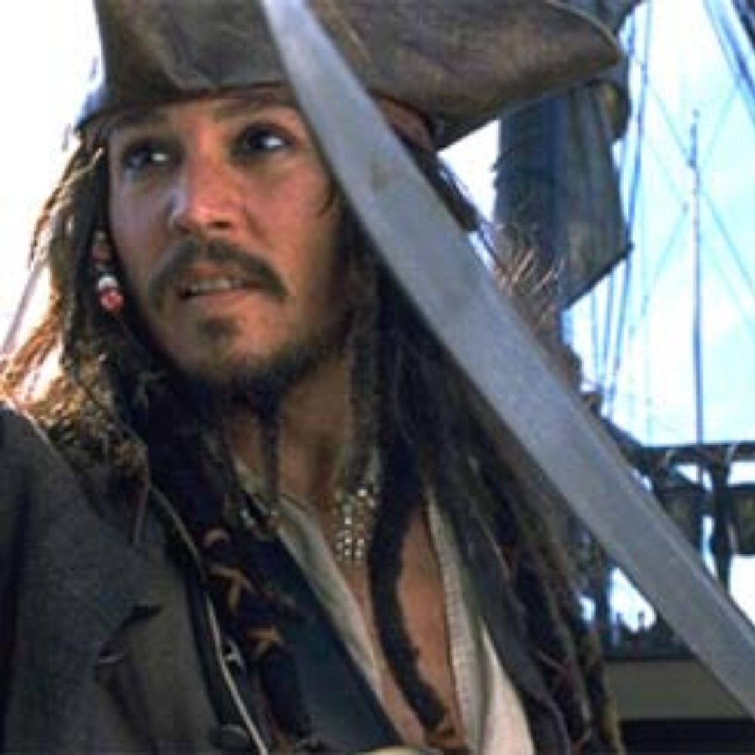 Ator Johnny Depp como a personagem Jack Sparrow na série de filmes Piratas do Caribe