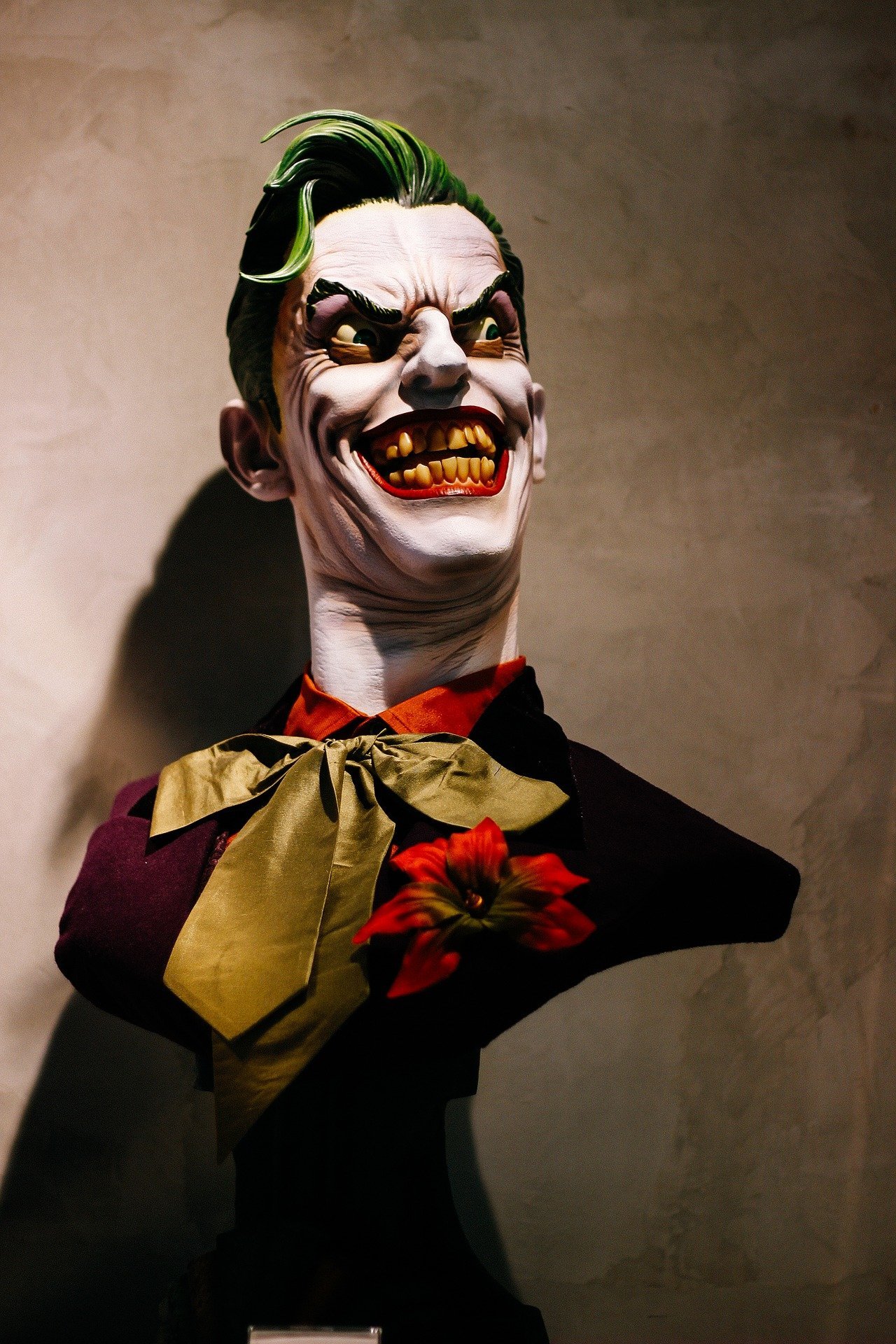 nalik25390 / Pixabay Imagem do boneco do Coringa.
