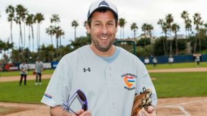 AdoroCinema Adam Sandler com roupa de baseball