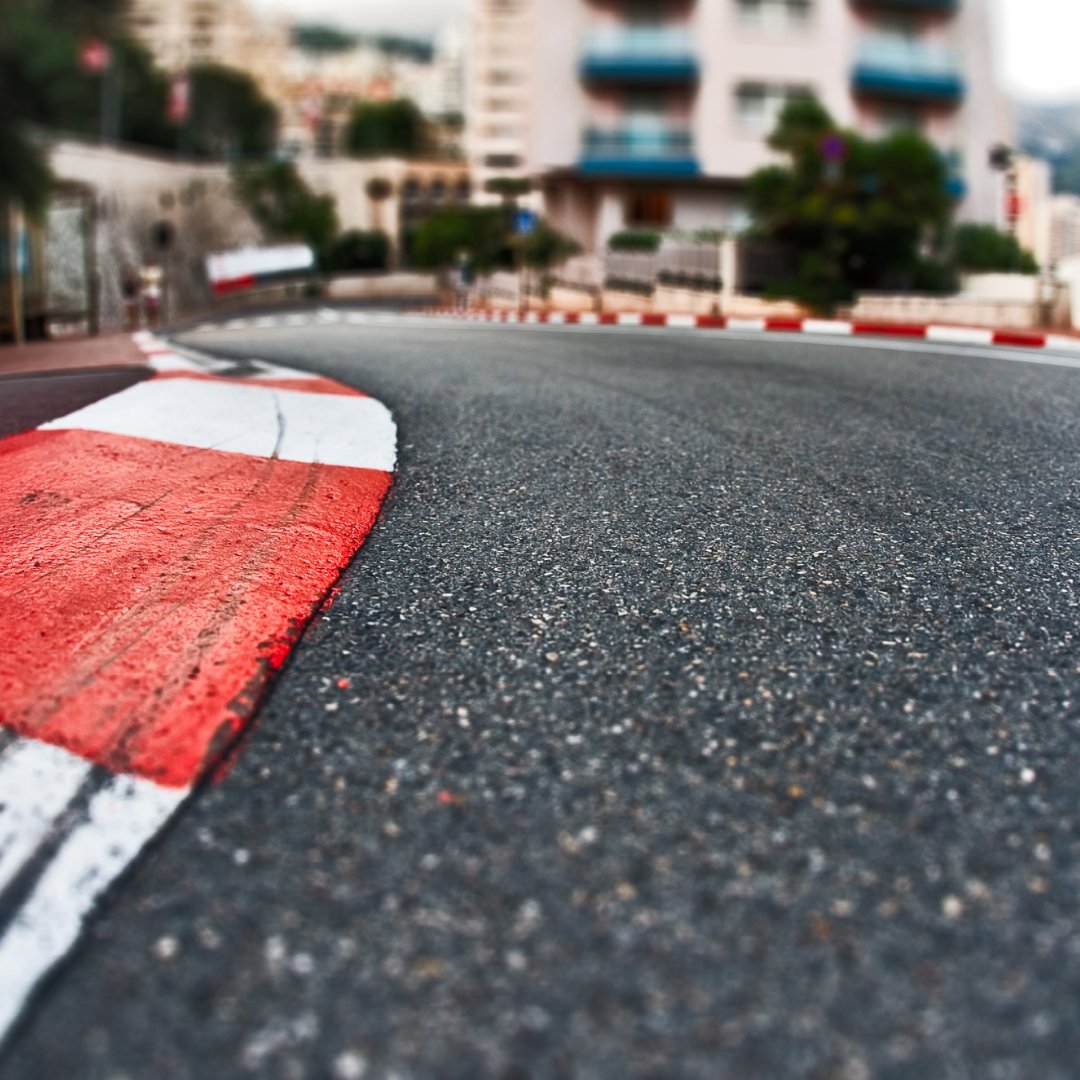 Vvectors / Canva Foto de uma pista de corrida