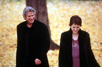 Cena de filme 'Outono em Nova York' em que Will e Charlotte caminham em parque