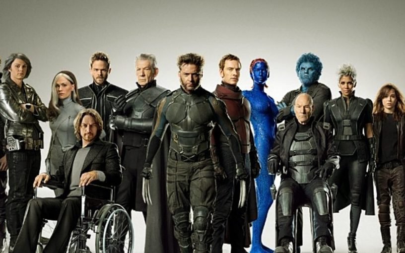 Personagens do X-Men enfileirados.