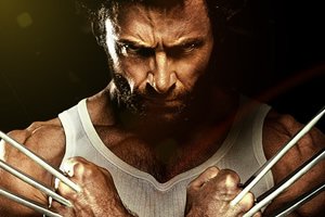 Personagem Wolverine com expressão séria.