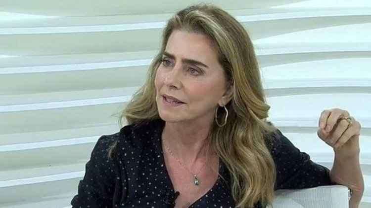 Foto da atriz Maitê Proença em entrevista ao programa 'Roda Viva'
