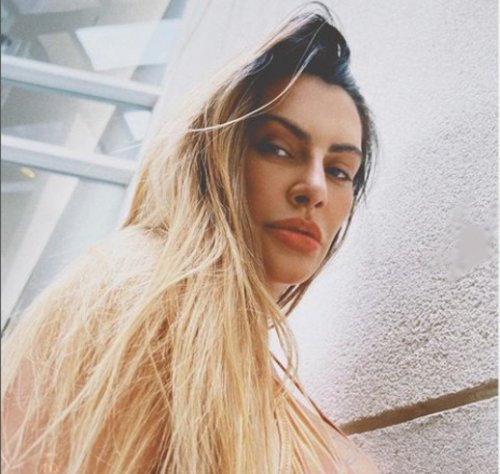 Mensagens com Amor 'Aprendi a aceitar exatamente quem eu sou.' - Cléo Pires