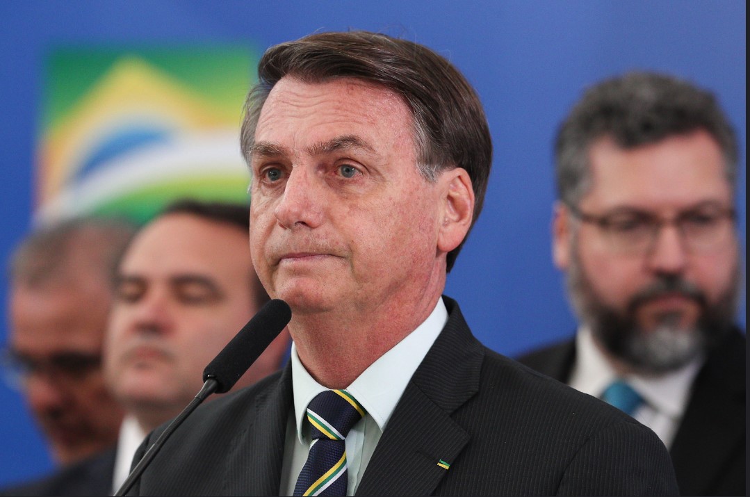 Bolsonaro se pronunciando no Palácio do Planalto