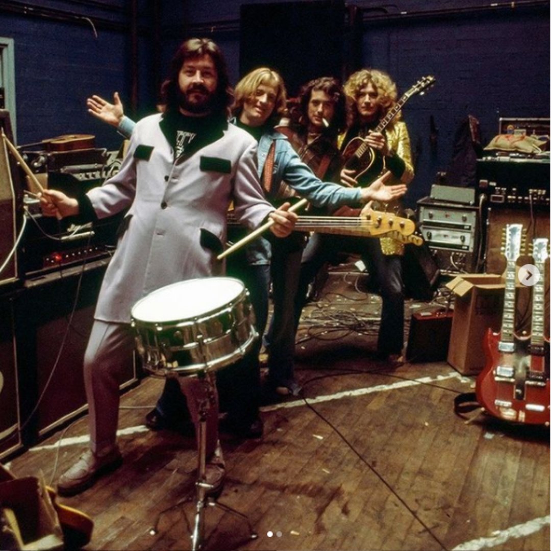 Foto da banda Led Zeppelin em estúdio