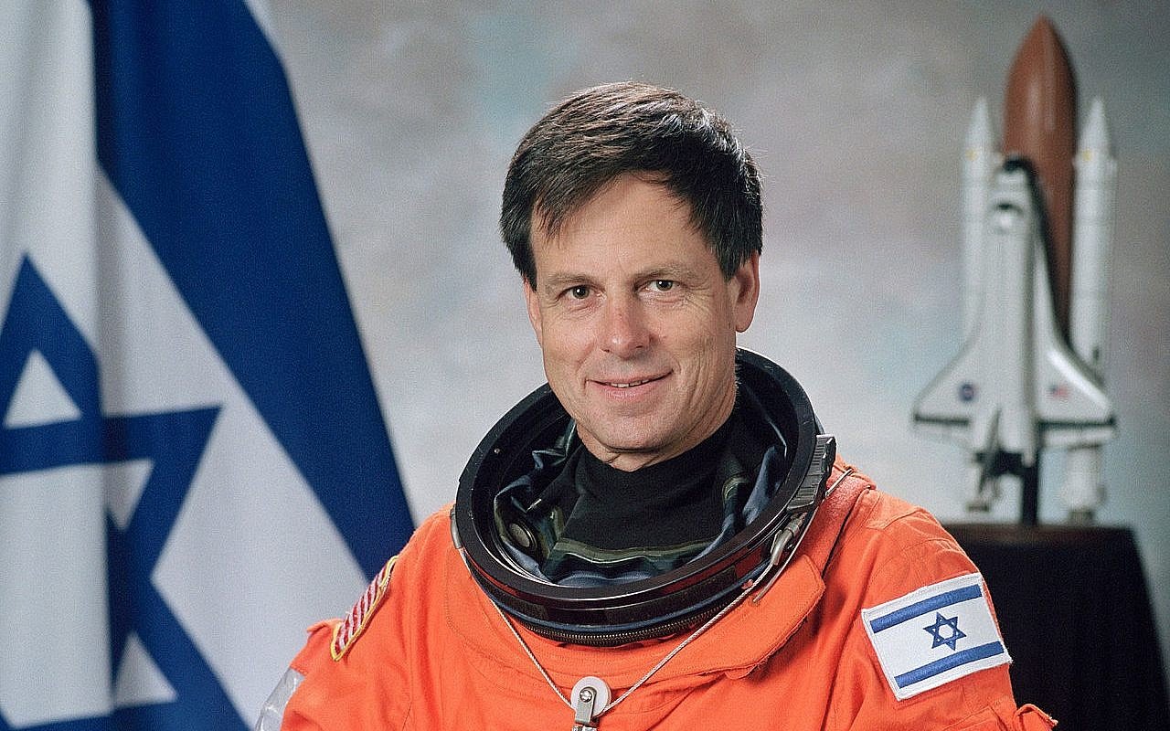 Imagem do astronauta Ilan Ramon, o primeiro astronauta israelense.