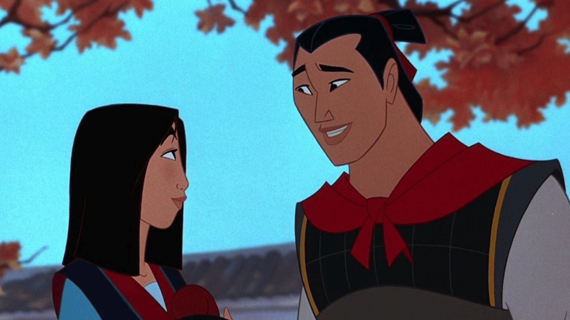 Mulan e Shang olhando um para os olhos do outro e sorrindo