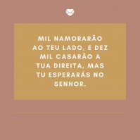 Foto de Luis Quintero no Pexels Homem com as mãos para cima, rezando.