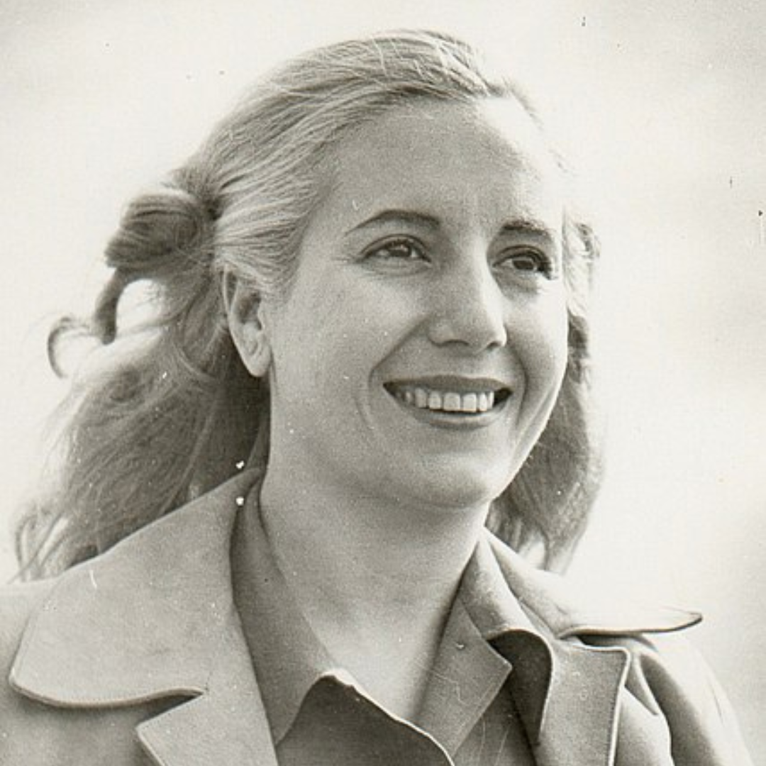 Fotografia digitalizada de Evita Perón sorrindo.