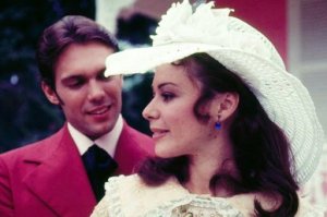 TV História | Cena de novela Cena de novela moreninha de casal principal