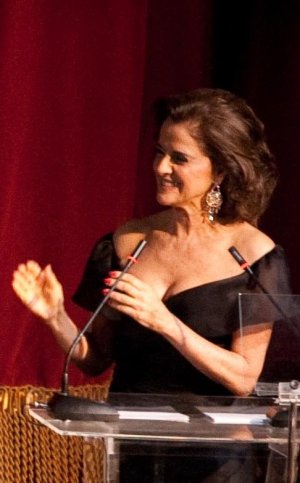 Ficheiro: Wikipedia Marieta Severo em palestra sorrindo