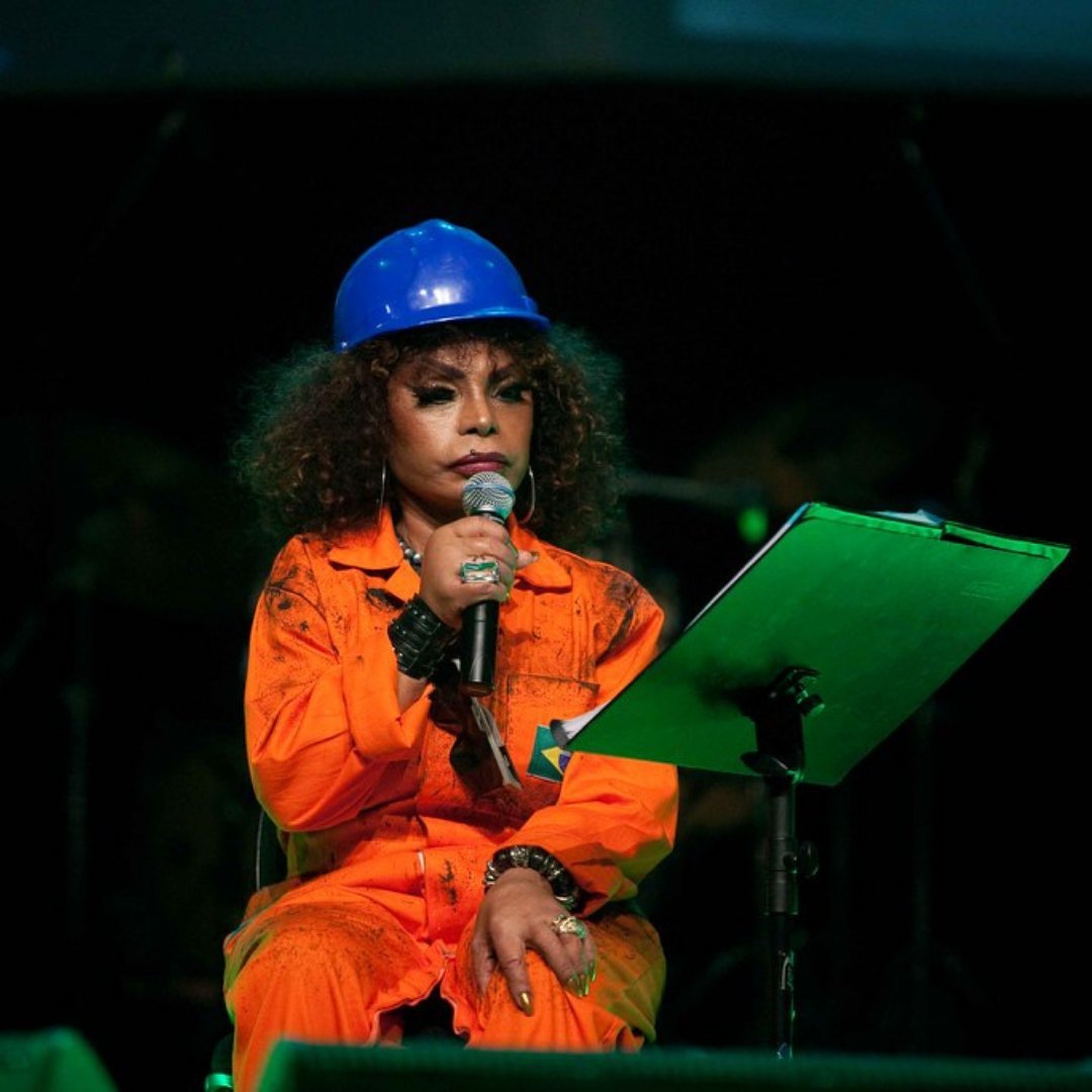 Imagem da cantora Elza Soares durante a abertura do II Encontro Afro Latino