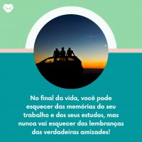 Pxfuel Mulher e homem jovens abraçados lado a lado, com vestes de formatura.