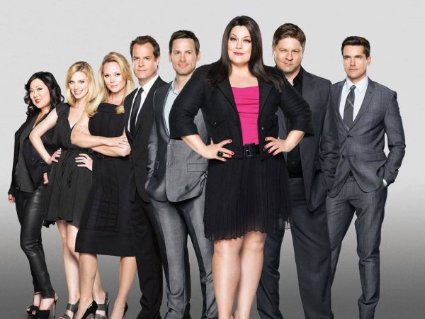 Divulgação/Lifetime Channel A protagonista no centro da imagem, a frente, com os outros personagens ao seu lado e para trás.