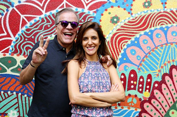 Chico Pinheiro e Monalisa Perrone, apresentadores do Carnaval de São Paulo
