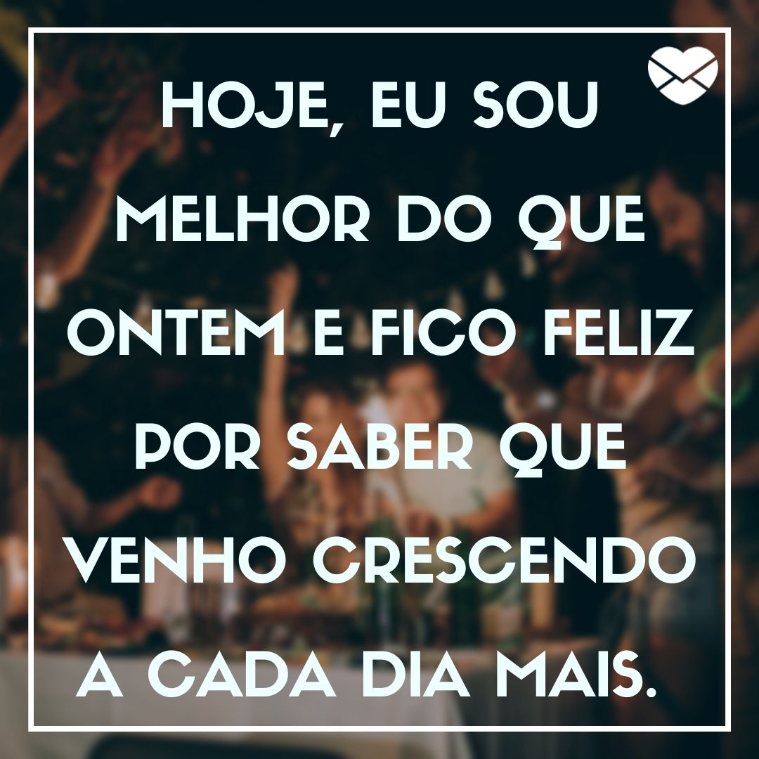 Mensagens Com Amor/Canva 'Só tenho a agradecer por todos os sorrisos e momentos únicos que já vivi' - Parabéns para mim