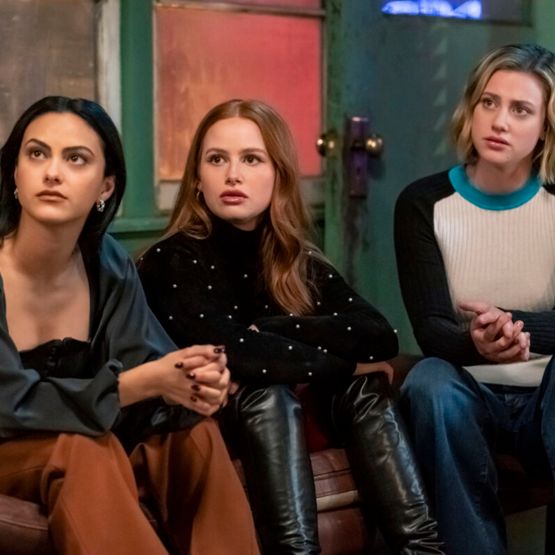 As personagens femininas de Riiverdale, respectivamente: Veronica (Camila Mendes), Cherry (Madelaine Petsch) e Betty (Lili Reinhart)