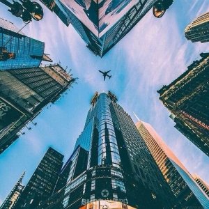 Reprodução/Internet Prédios e aviões