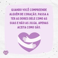 Mulher com a mão na cabeça e expressão de preocupada enquanto outra mulher a encara.