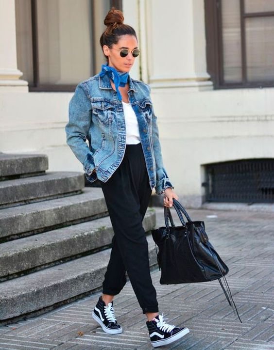 jaqueta jeans com calca preta