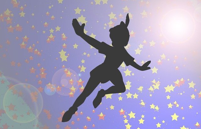 Silhueta de Peter Pan e estrelas ao fundo