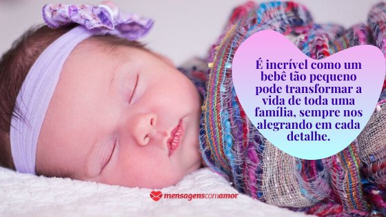 Mensagens Com Amor | Canva ' É incrível como um bebê tão pequeno pode transformar a vida de toda uma família, sempre nos alegrando em cada detalhe' - Mensagens para mêsversário de bebê de 1 mês
