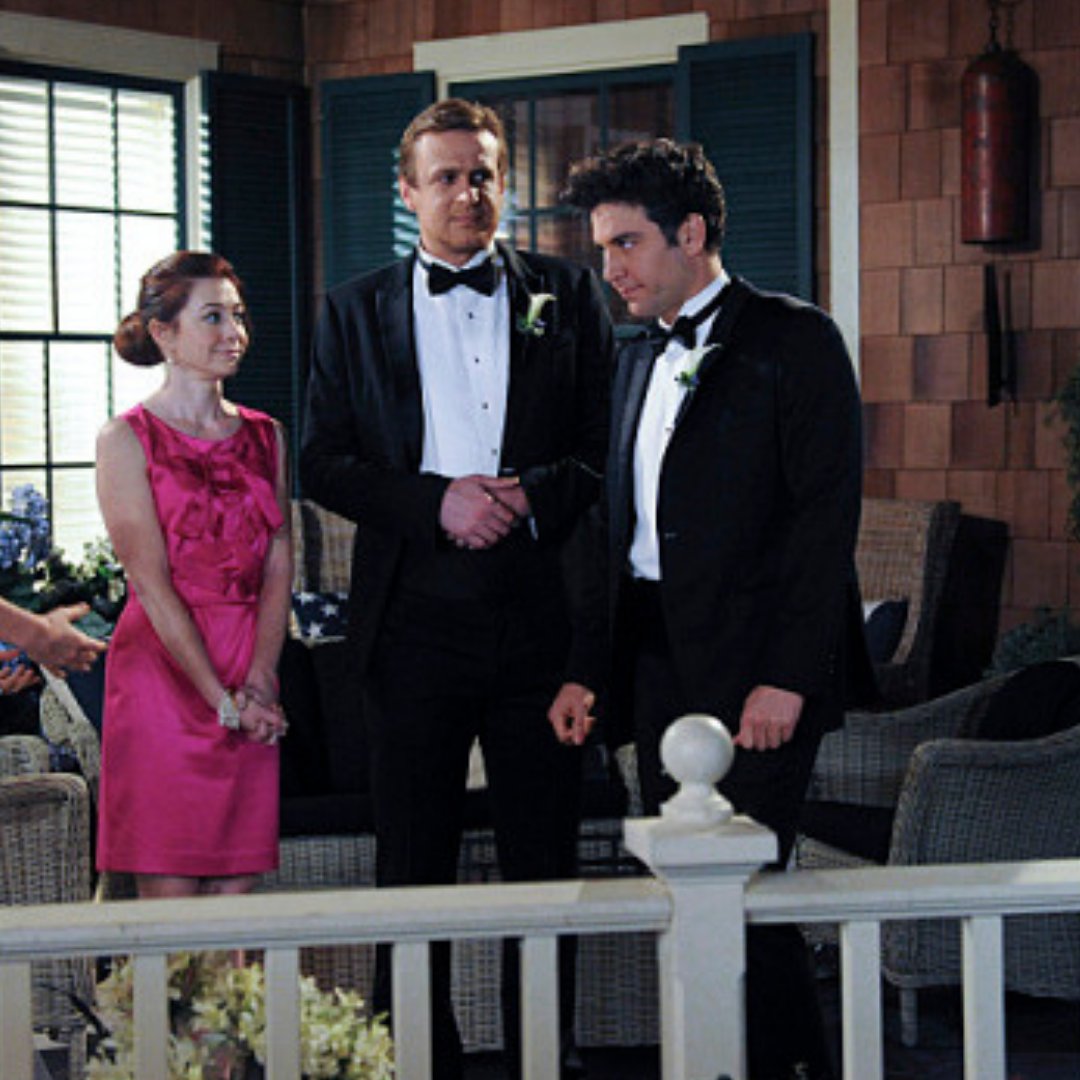 Personagens Lily, Ted e Marshal, da série How I met your mother, durante cena