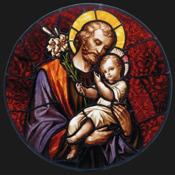 Vitral de São José com Jesus criança no colo