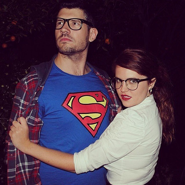 Casal fantasiados de Super-Homem e Lois Lane