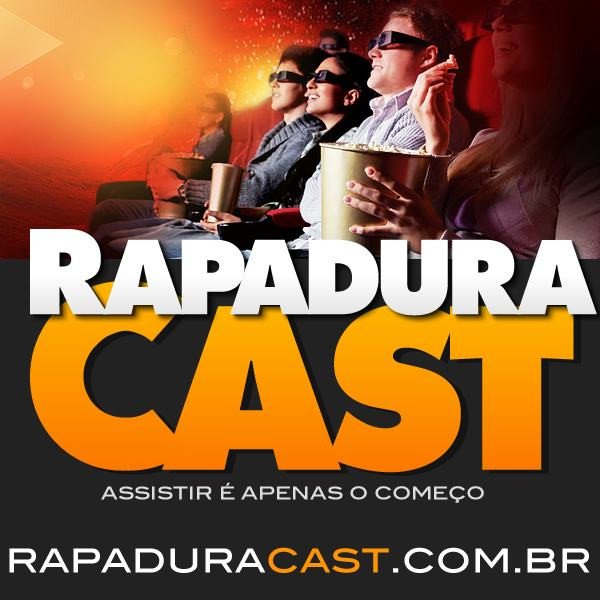 Pessoas sentadas em cinema e RapaduraCast escrito embaixo