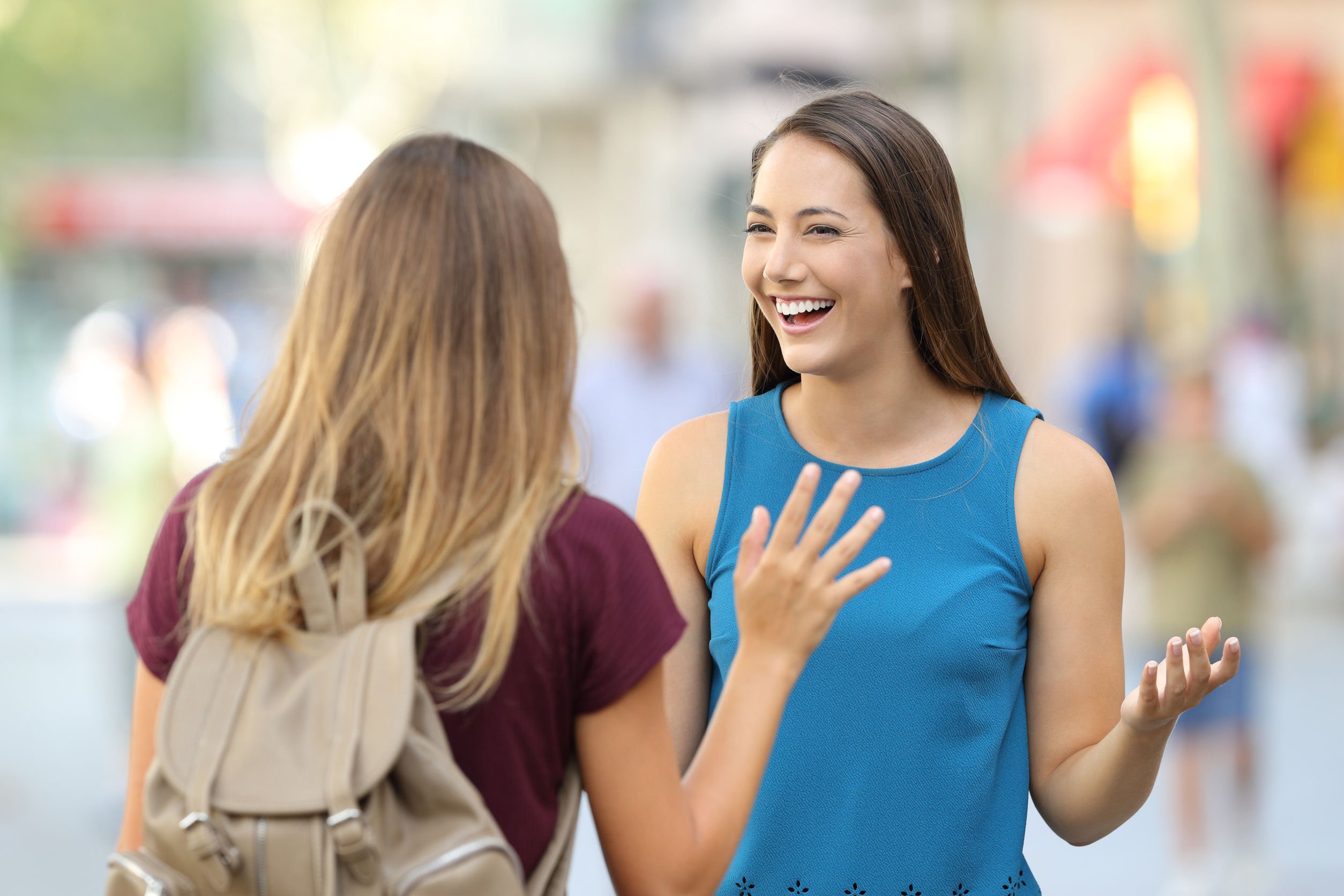 Foto de mulheres conversando