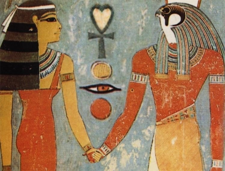 Pintura egípcia antiga de um casal de mãos dadas.