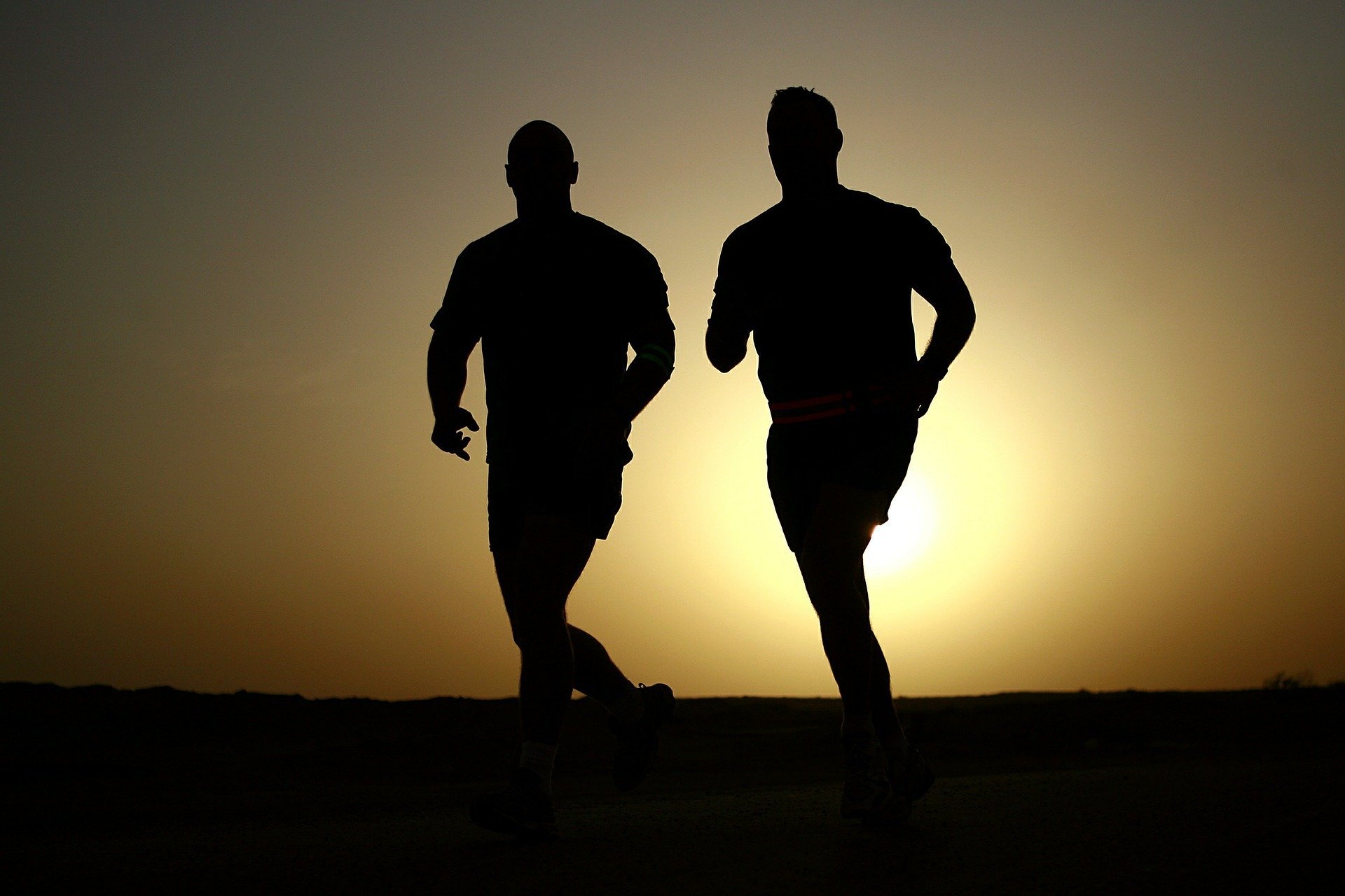 Imagem de homens correndo