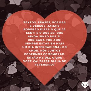 Por: Olivia Paige Casal de senhores dançando em um salão