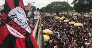 BaresSP Bloco de carnaval Fervo visto do trio elétrico