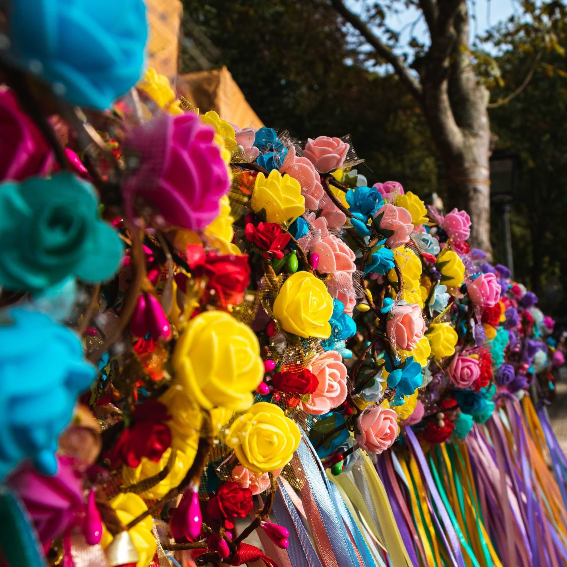 Imagem de enfeites floridos de carnaval