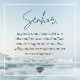 Foto de Rohit Guntur no Unsplash Mulher orando com as mãos unidas e os olhos fechados.