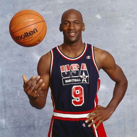 Michael Jordan com o uniforme da seleção americana de basquete