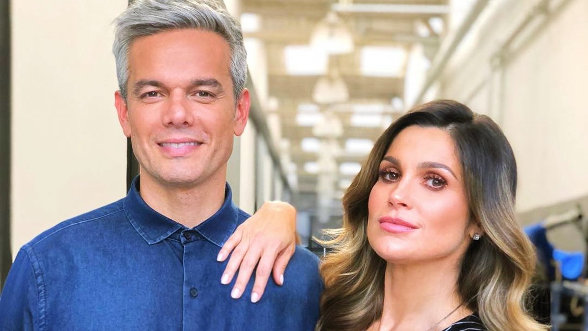 Reprodução / Observatório dos famosos Flávia Alessandra e o marido Otaviano Costa em foto sorrindo