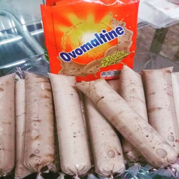 Comidinhas do Chef Geladinhos e embalagem de Ovomaltine ao fundo