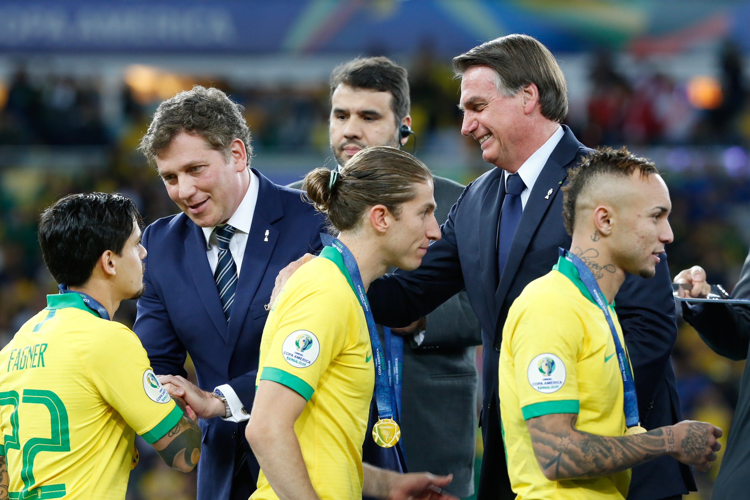 Presidente Bolsonaro e seleção brasileira da Copa América