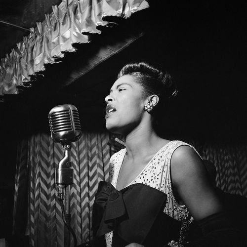 Mulher cantando /  Billie Holiday