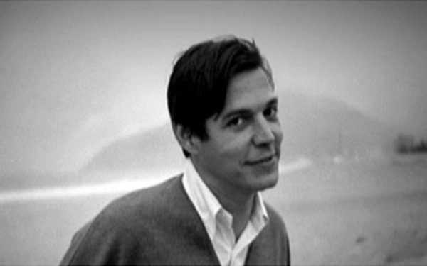 Foto Bom dia Brasil Homem em praia / Tom Jobim