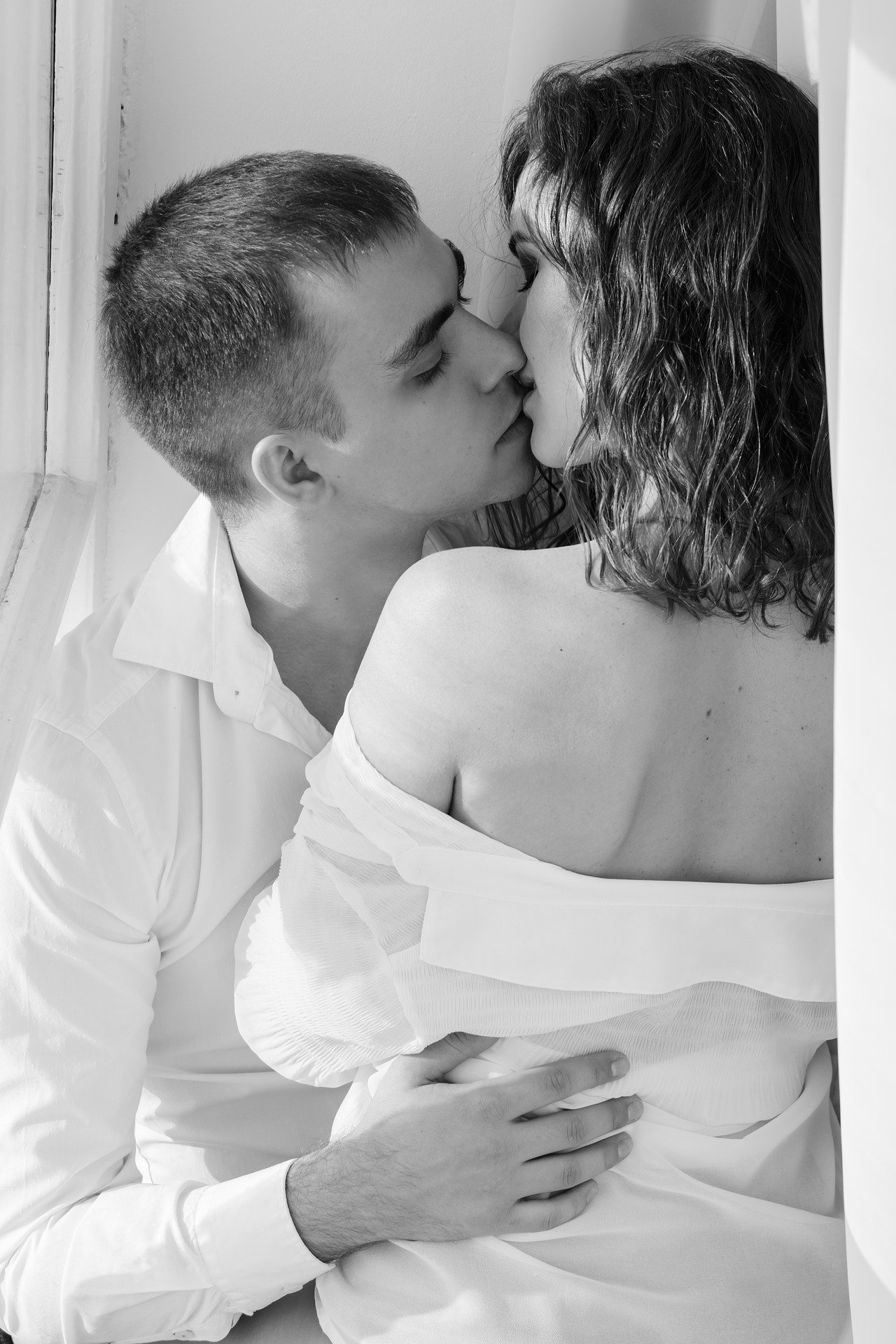 Pixabay Homem beijando mulher